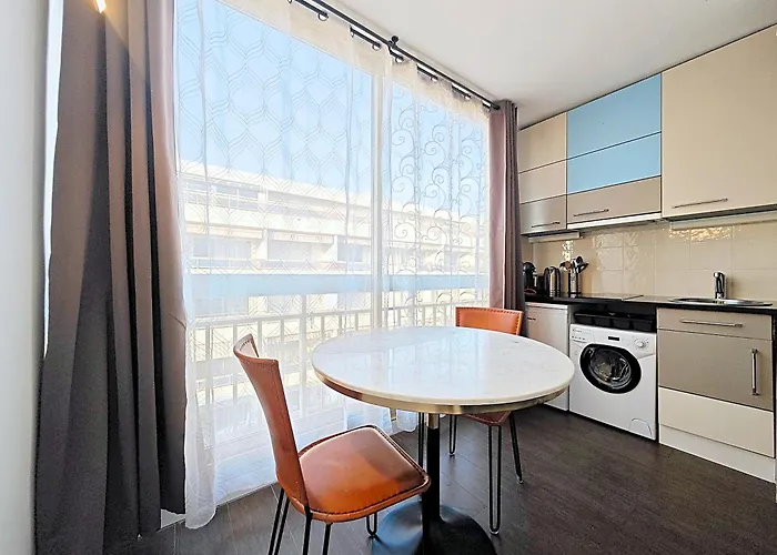 Viva Riviera General Ferrie Апартаменты